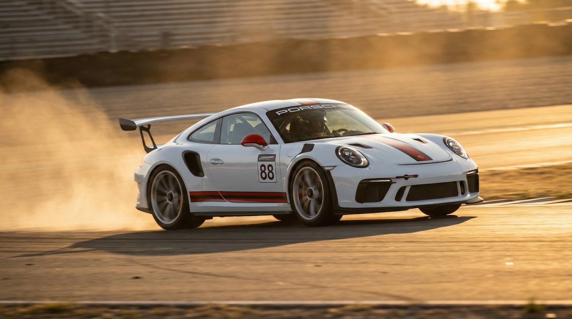 丝瓜视频赛道视频